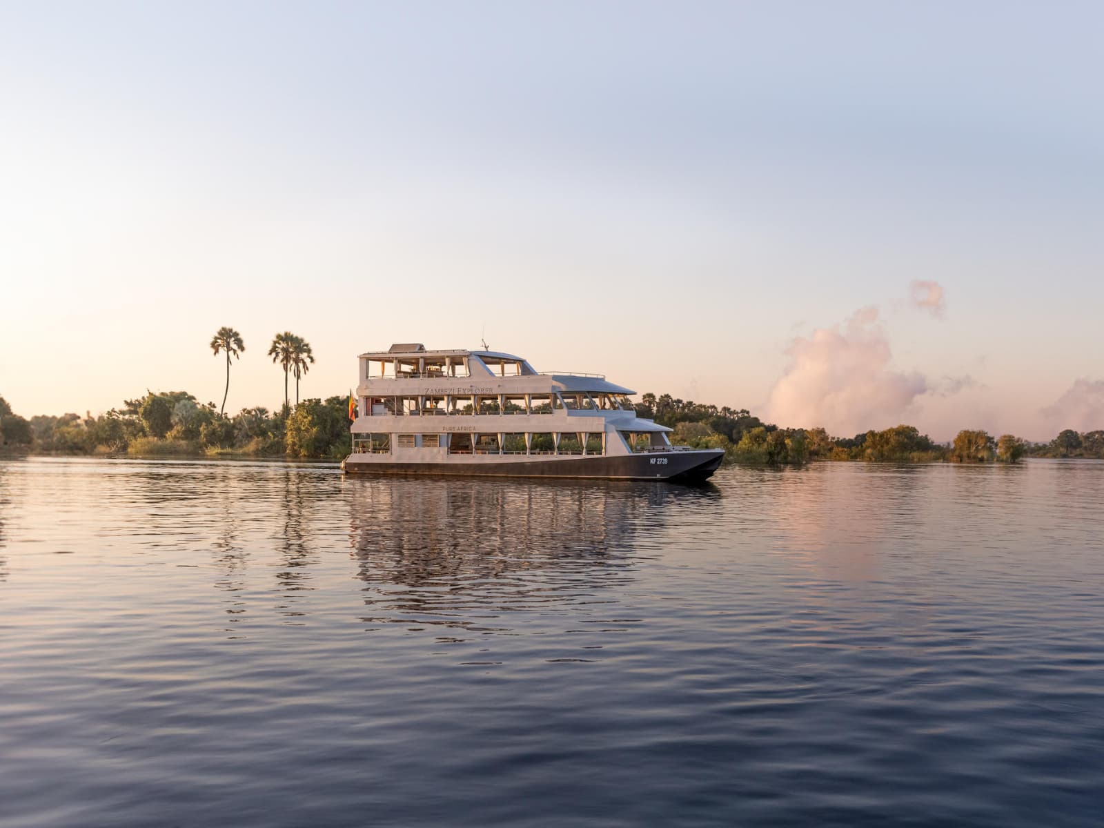 Zambezi Sunset Dinner Cruise gallery image 2